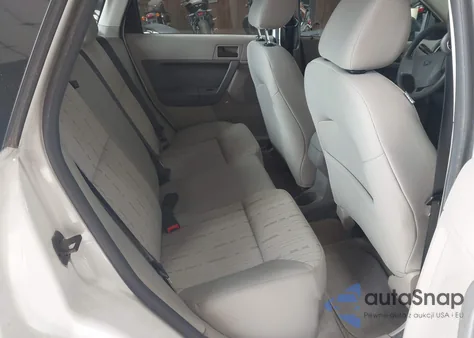 2010 Ford Focus Se z USA, uszkodzony, nr VIN 1FAHP3FN3AW123587